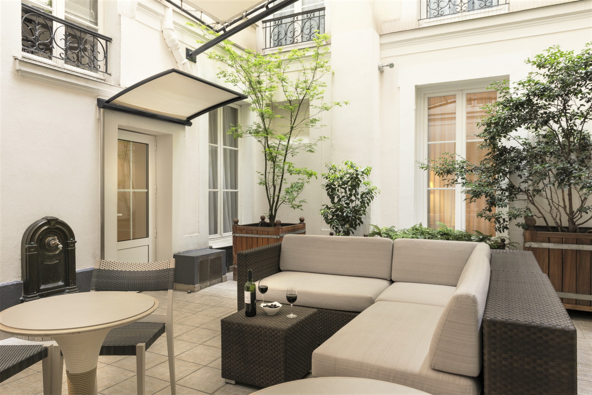 Cour intérieur - hôtel magda champs-élysées